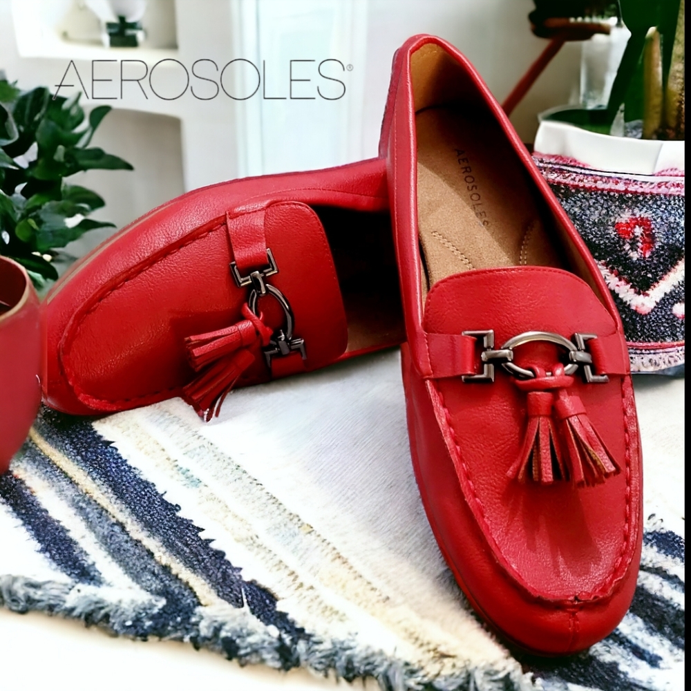 Aerosoles red slip on tasseled loafers size 9